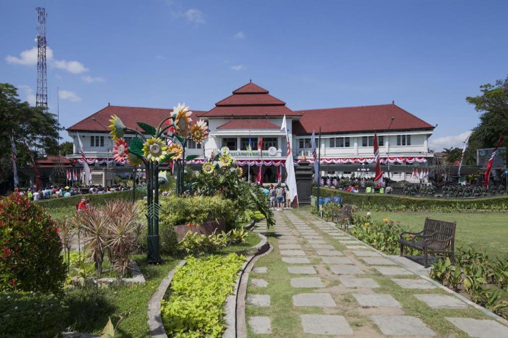 Regent'S Park Hotel Malang Exteriér fotografie