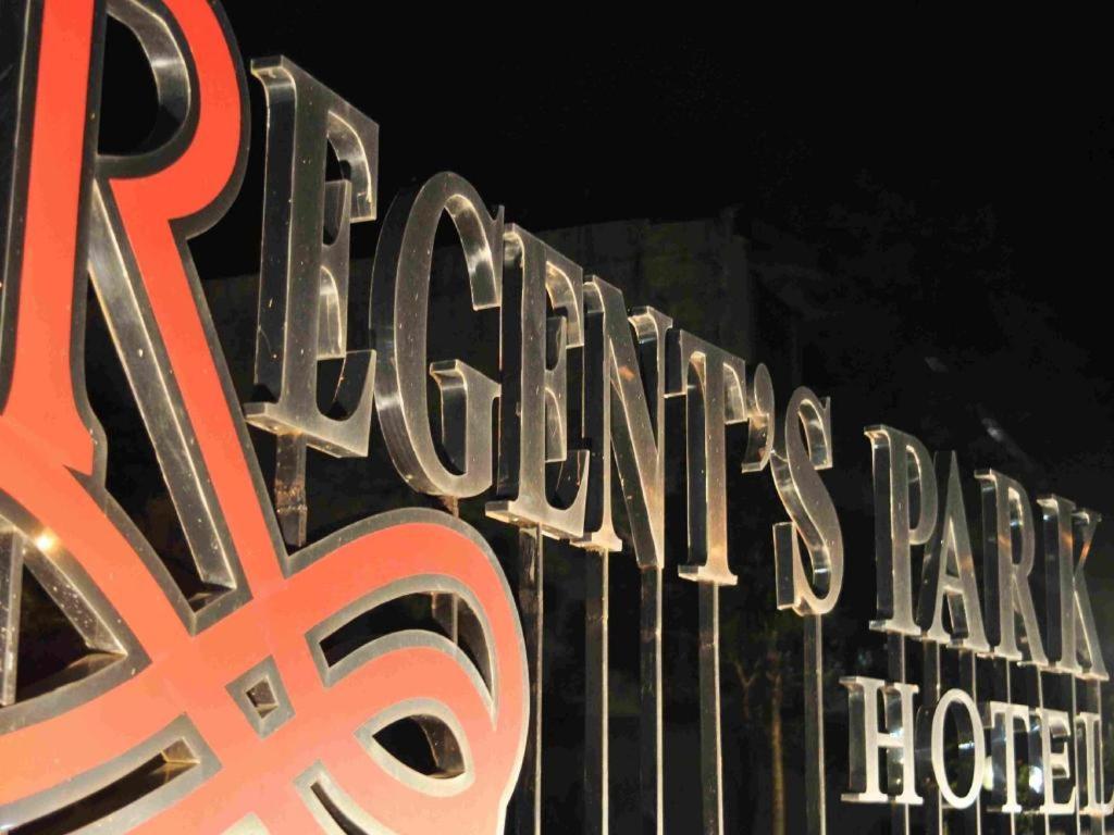 Regent'S Park Hotel Malang Exteriér fotografie