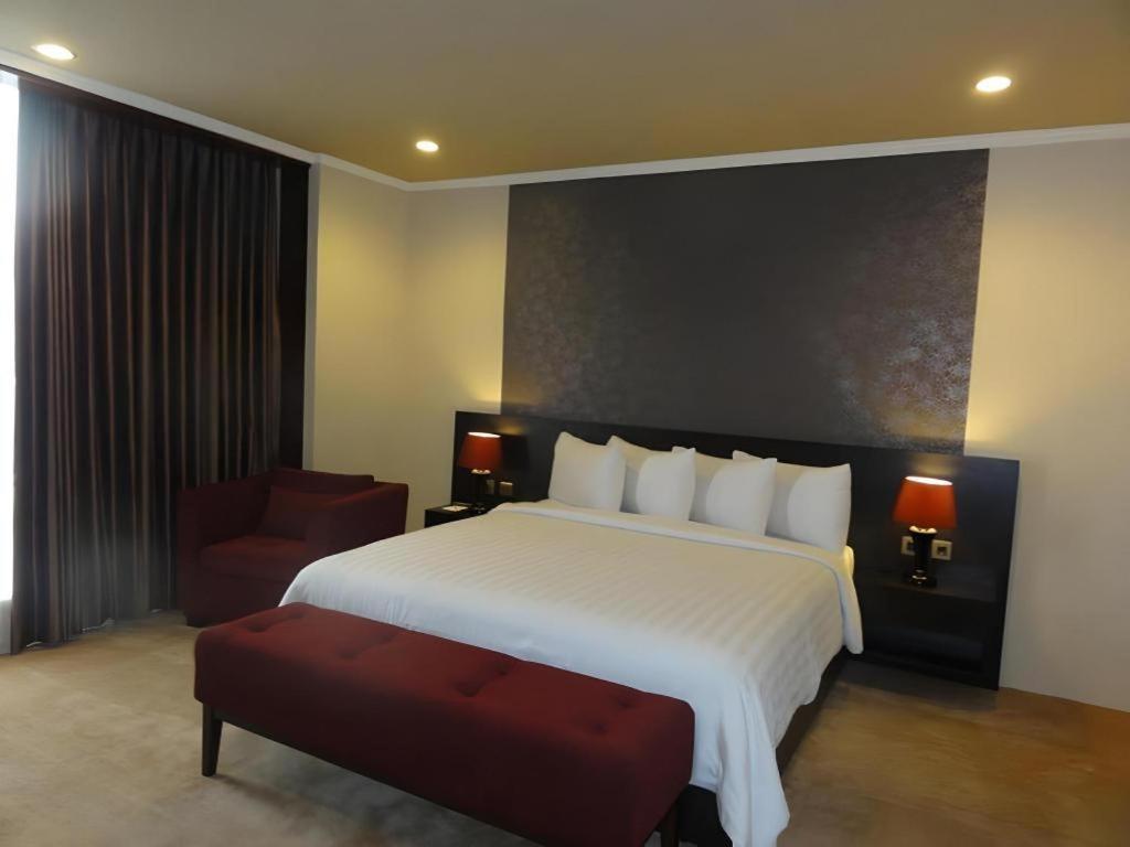 Regent'S Park Hotel Malang Exteriér fotografie
