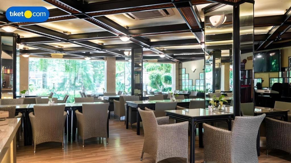 Regent'S Park Hotel Malang Exteriér fotografie