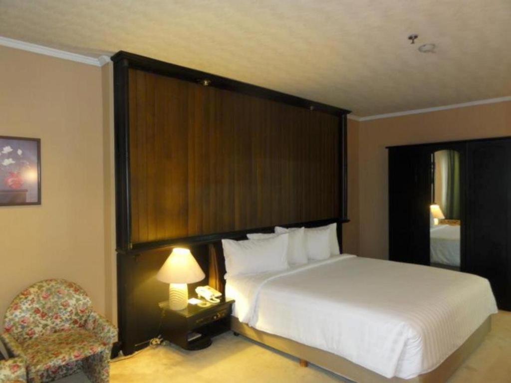Regent'S Park Hotel Malang Exteriér fotografie