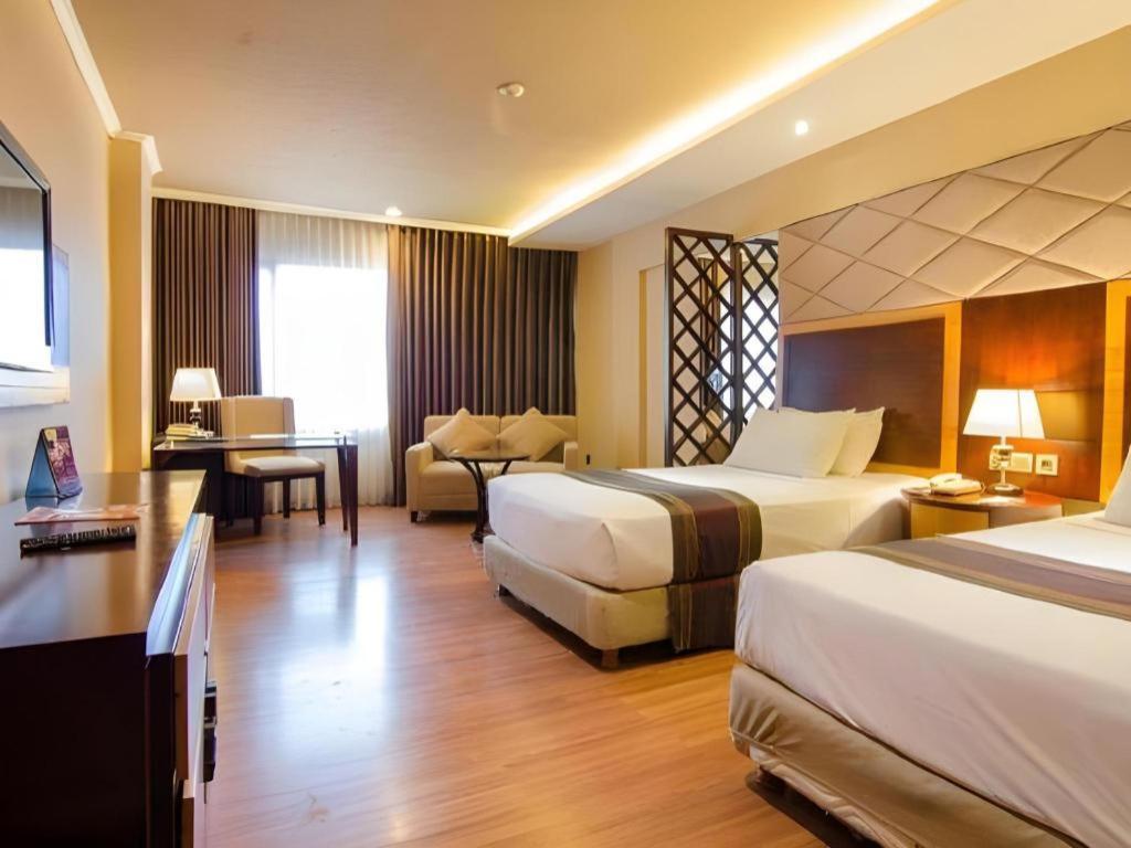 Regent'S Park Hotel Malang Exteriér fotografie
