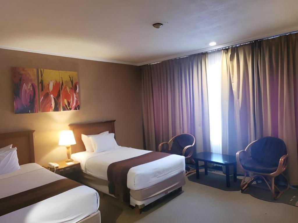 Regent'S Park Hotel Malang Exteriér fotografie