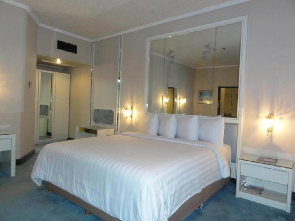 Regent'S Park Hotel Malang Exteriér fotografie
